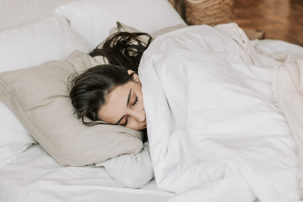 5 Healthy Sleep Habits to Practice Before Bed